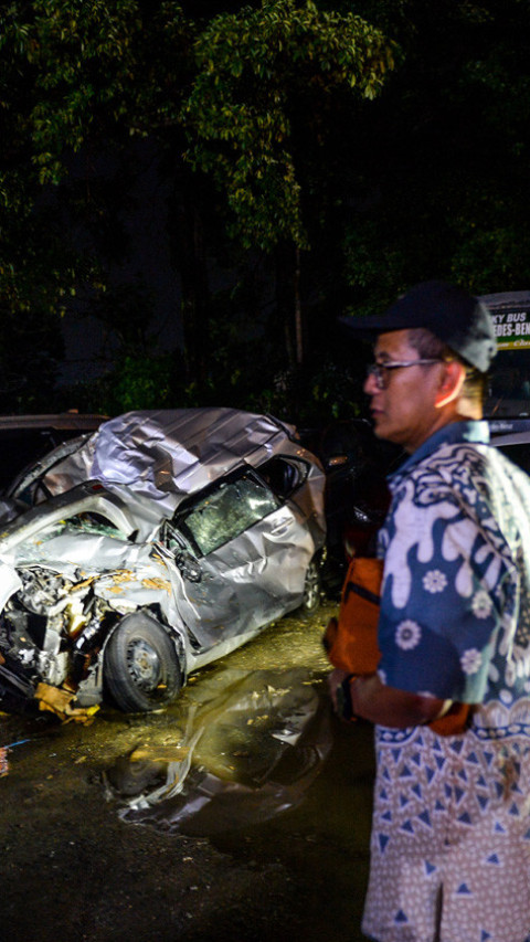 Pascakecelakaan beruntun Tol Cipularang
