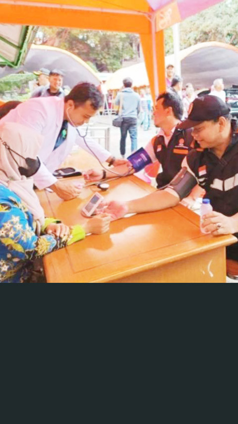 Posko Vitamin dan Suplemen Disiapkan