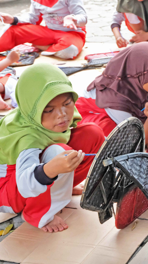 Pelajar Melukis Kuda Lumping