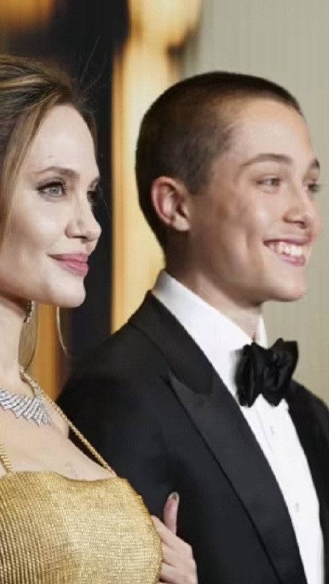 Angelina Jolie Tampil Bersama Putranya Knox Jolie-Pitt, Penggemar Terpesona