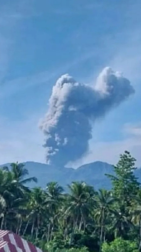 Gunung Dukono Erupsi Lagi, Lontarkan Abu Setinggi 1.200 Meter