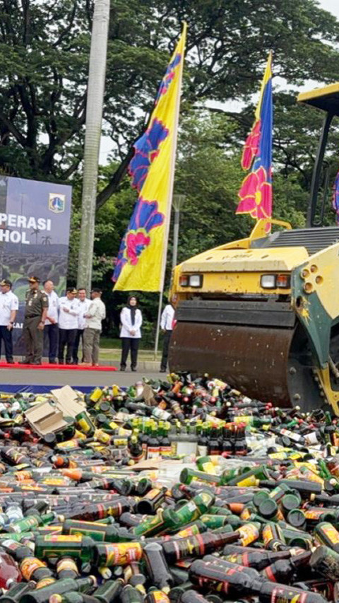 Pemusnahan Botol Miras
