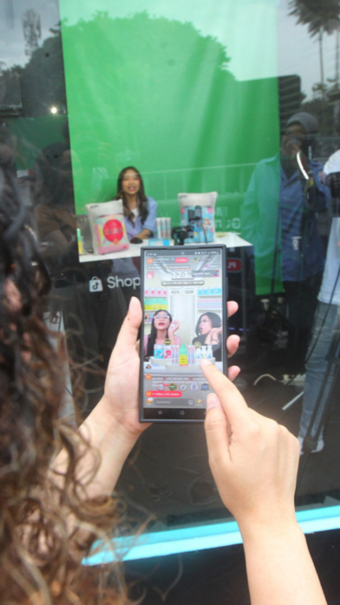 Gelar “Live Shopping” 12.12