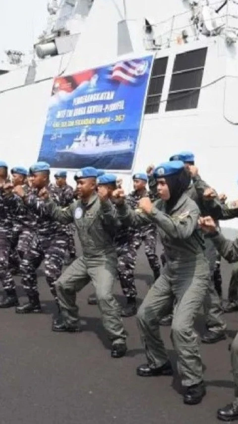 Ada Apa Tiba-tiba Kapal Perang Indonesia Ini Tinggalkan Markas di Surabaya Siap Berlayar ke Lebanon
