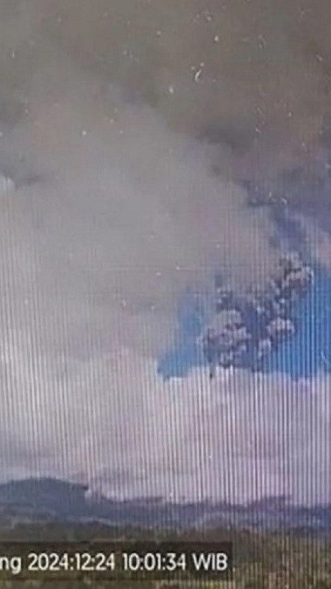 Gunung Raung Erupsi Sebanyak Lima Kali 