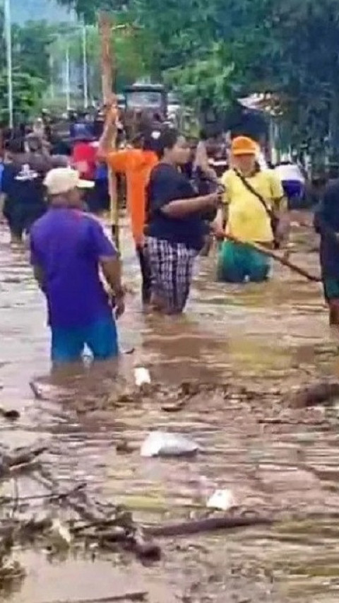 Puluhan Rumah dan Fasilitas Umum di Situbondo Diterjang Banjir Bandang