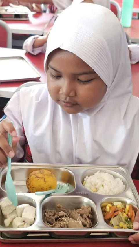 PCO Tegaskan Program MBG Bebas Pungutan