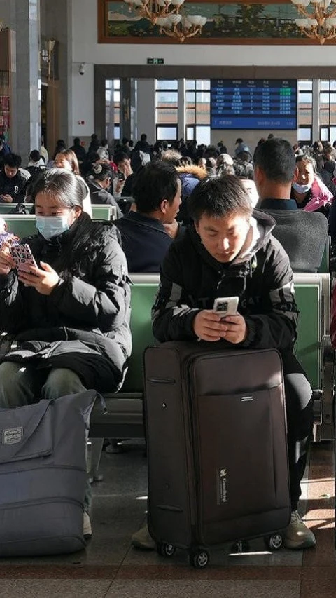 Penurunan Ekonomi Tidak Menghalangi Orang Tiongkok Lakukan Perjalanan Libur Tahun Baru Imlek 