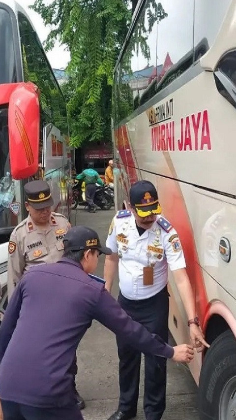 Cegah Kecelakaan saat Jelang Imlek, Puluhan Bus Jalani "Ramp Check" di Terminal Kalideres