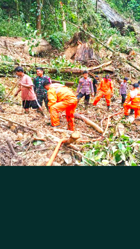 Tim SAR gabungan terus cari korban tanah longsor di Gunung Mas