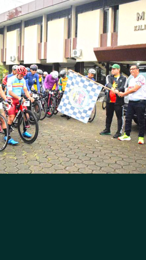 Sebanyak 69 peserta sepeda tur lintas negara susur Kalbar - Sarawak