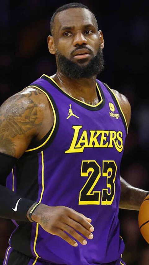 LeBron James Termotivasi Bermain Bersama Doncic