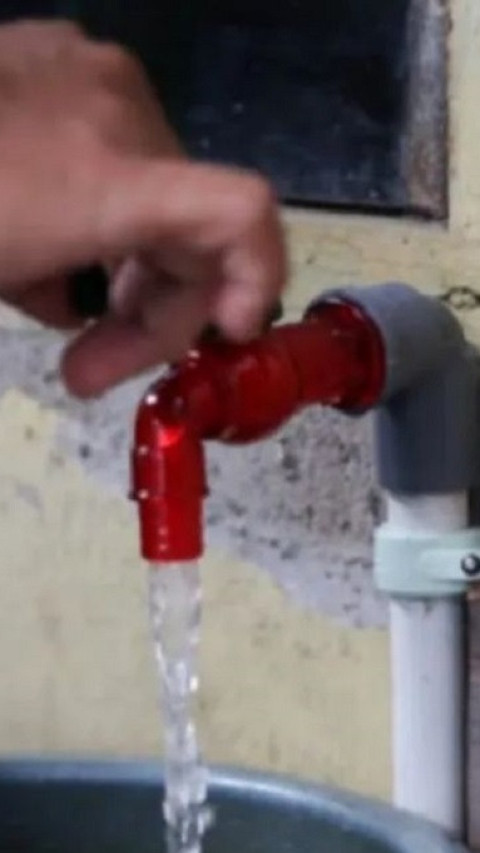 Warga Marunda Akhirnya Dapat Pasokan Air Minum Perpipaan setelah 40 Tahun