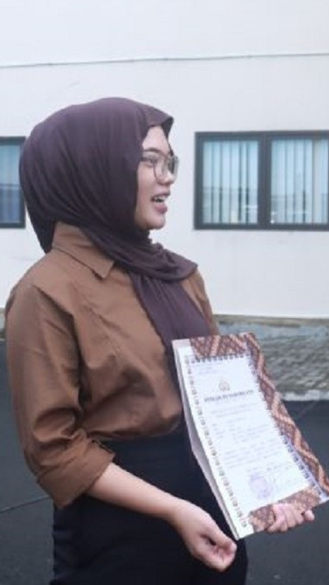 Mahasiswi yang Menggagalkan Aksi Pencurian Diberi Penghargaan oleh Polisi 