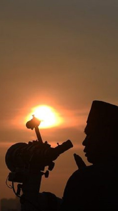 Alasan Lebaran di Indonesia Berbeda dengan Arab