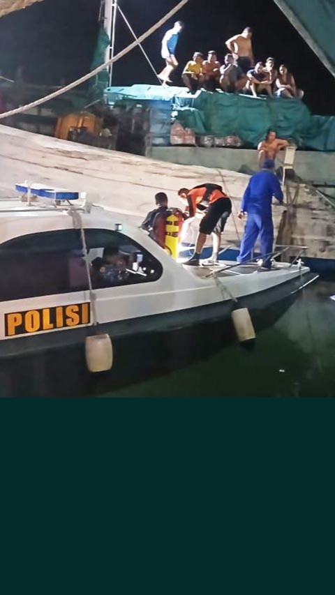 Tim SAR gabungan evakuasi korban mobil terjun ke laut di Tanjungpinang