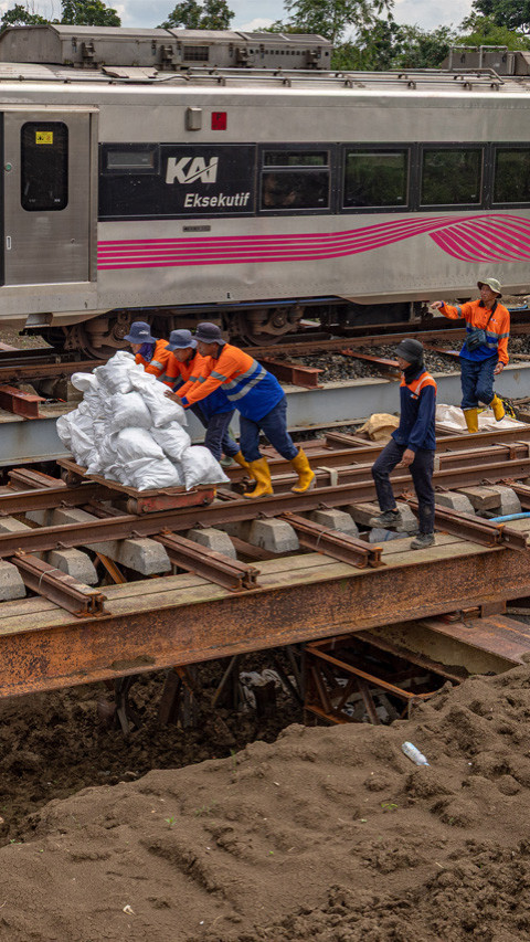 Jalur kereta api terdampak banjir