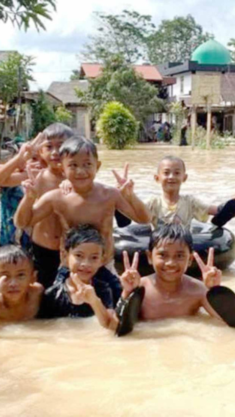 Perdoski: Perhatikan Alas kaki yang Aman Dipakai saat Banjir