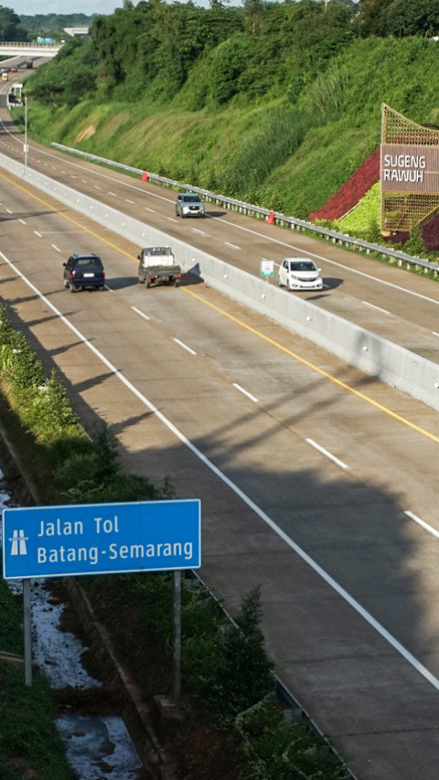 Pemberlakuan sistem satu arah jalan tol pada arus mudik lebaran