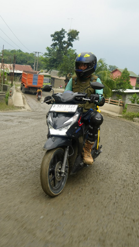 Tingkatkan Keamanan Berkendara, TUV Rheinland Indonesia Uji Performa & Keamanan Ban Roda Dua Sejauh 20.000 Km dalam Berbagai Kondisi Jalan R