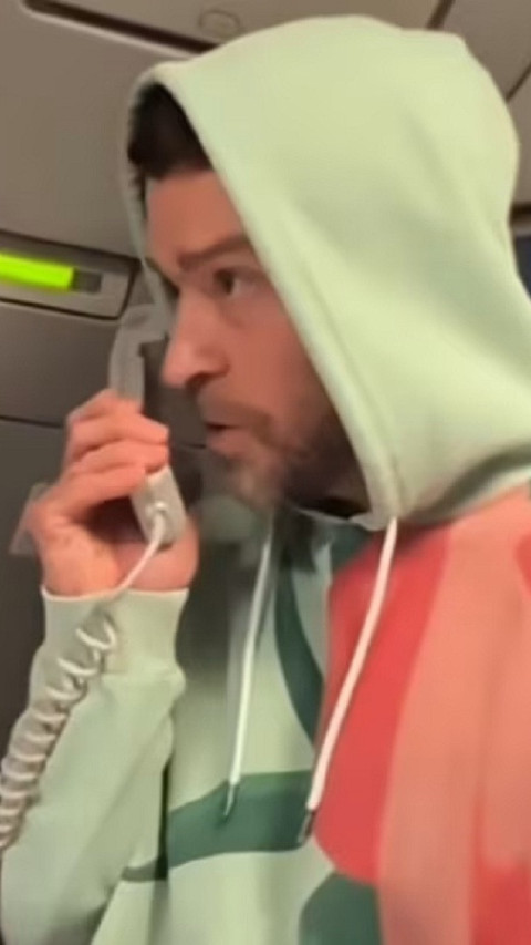 Justin Timberlake Kejutkan Penumpang Pesawat Saat Terbang ke Amerika Selatan  
