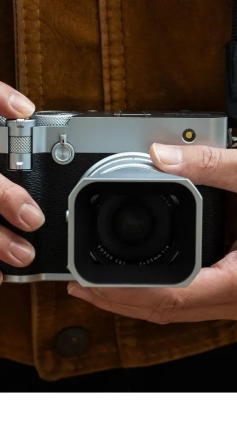 Fujifilm Luncurkan Kamera Digital dengan Lensa Fix Pertama