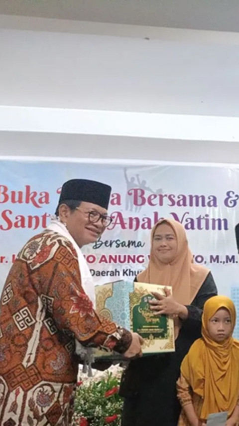 Pramono Santuni 1.500 Anak Yatim di Masjid Raya KH Hasyim Asy'ari