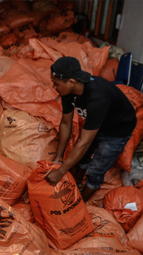 Pengiriman paket pos meningkat jelang Idul Fitri 