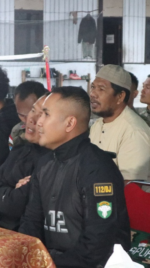 Personel Satgas Yonif 112/DJ Buka Puasa Bersama di Pos Kottis Yonif 715/Motuliato   